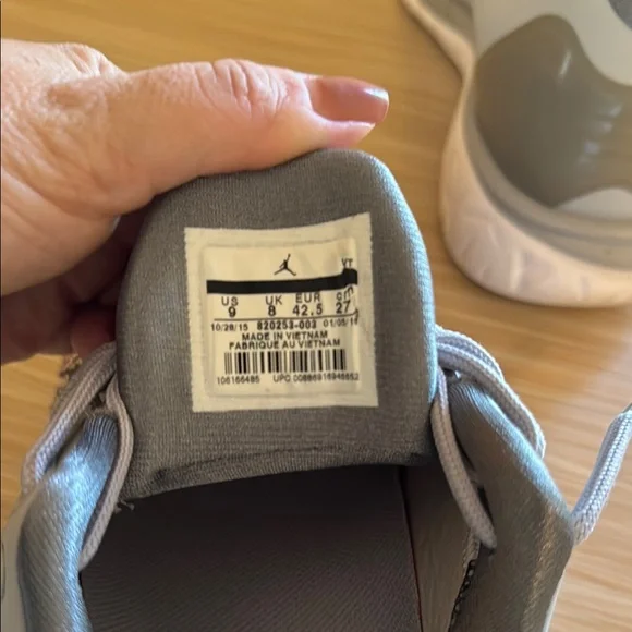 Men’s Air Jordans - Picture 6 of 7